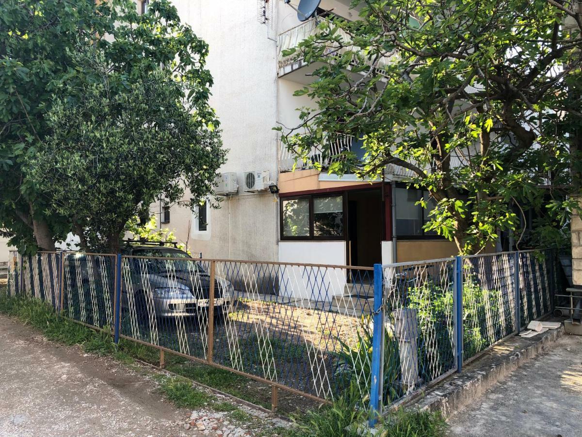 Mina Apartment *